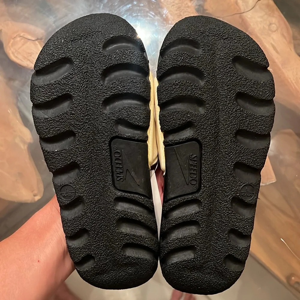 NWT kids speedo sandals